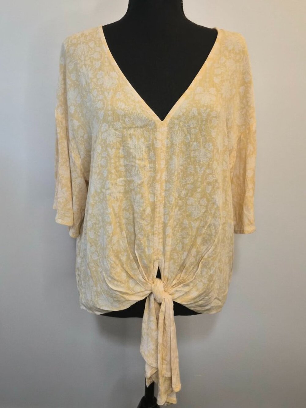 LUQ Yellow Floral Tie Front Top Festival Boho V Neck Stitchfix Flutter Sleeve